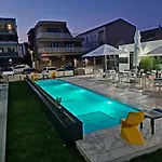 Bunga Bunga Mamaia Nord Guest house Navodari