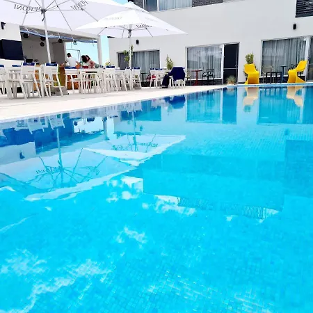 Bunga Bunga Mamaia Nord Pensión 3*