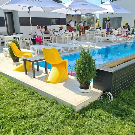 Bunga Bunga Mamaia Nord Penzion 3*