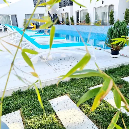 Guest house Bunga Bunga Mamaia Nord 3*