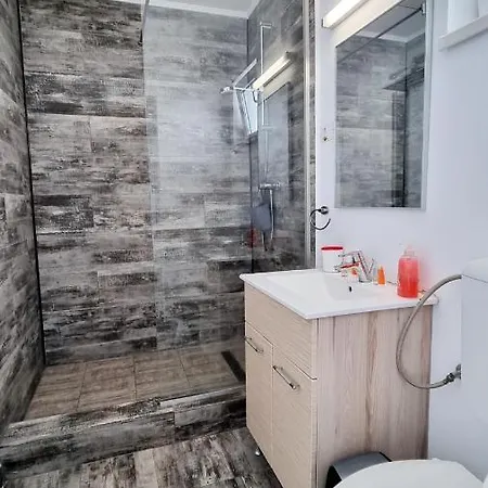 Guest house Bunga Bunga Mamaia Nord 3*