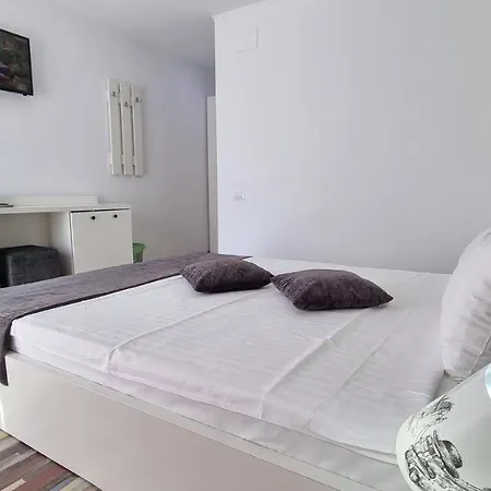 Bunga Bunga Mamaia Nord Guest house