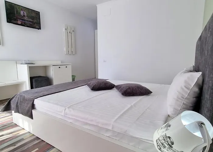 Bunga Bunga Mamaia Nord Guest house